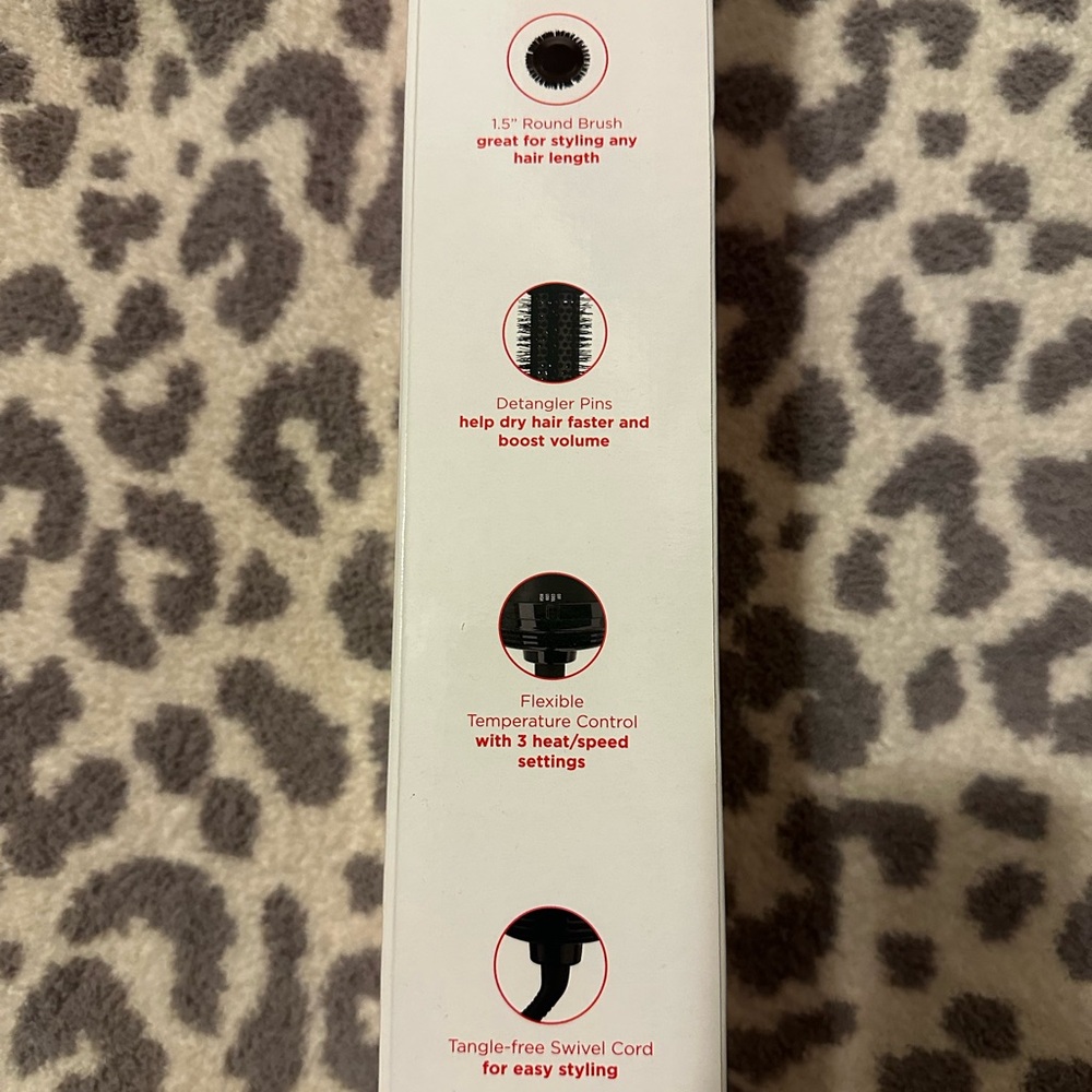 Revlon Round Brush Styler and Dryer - Picture 5 of 8